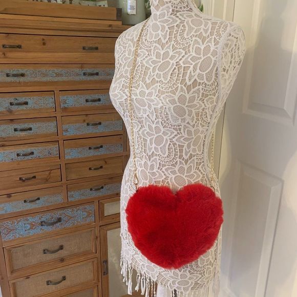 Trunkstar Handbags - Heart Shaped Faux Fur Crossbody Bag - Red - NWT